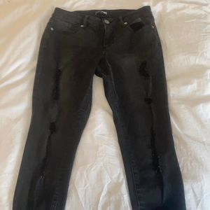 FASHION NOVA ripped black jeans ankle lenght NEVER WORN